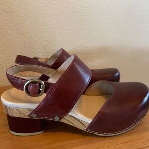 Dansko does it best!